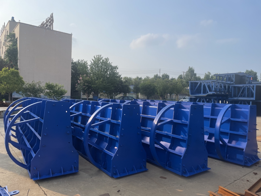 偉志鋼模板：專業定制隔離帶護欄鋼模板，為城市安 全護航！